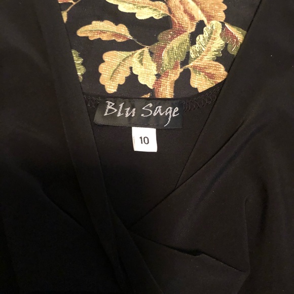 Woman’s Dress - Picture 3 of 3